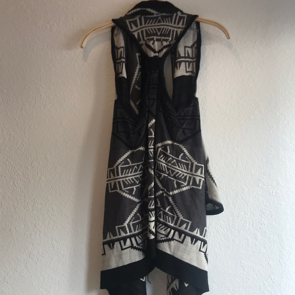 Overcoat with aztek print size Small - Picture 4 of 4